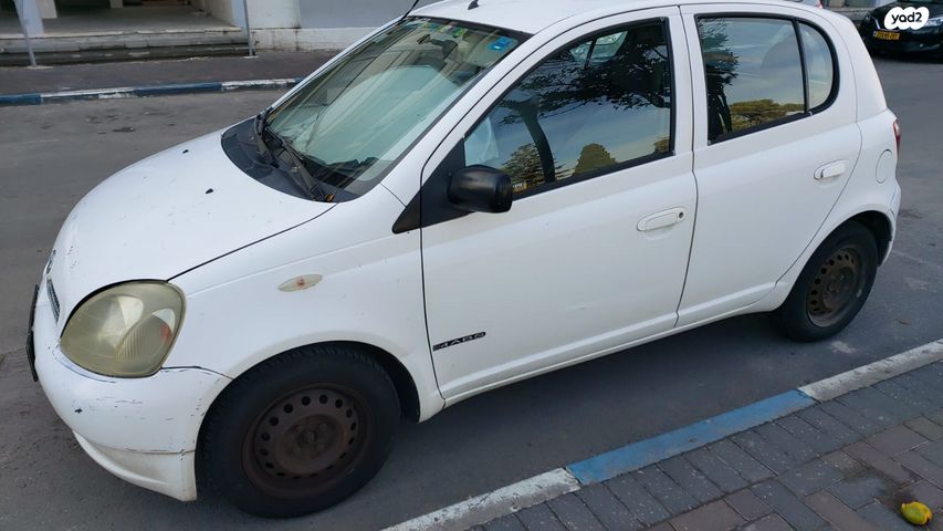 טויוטה יאריס