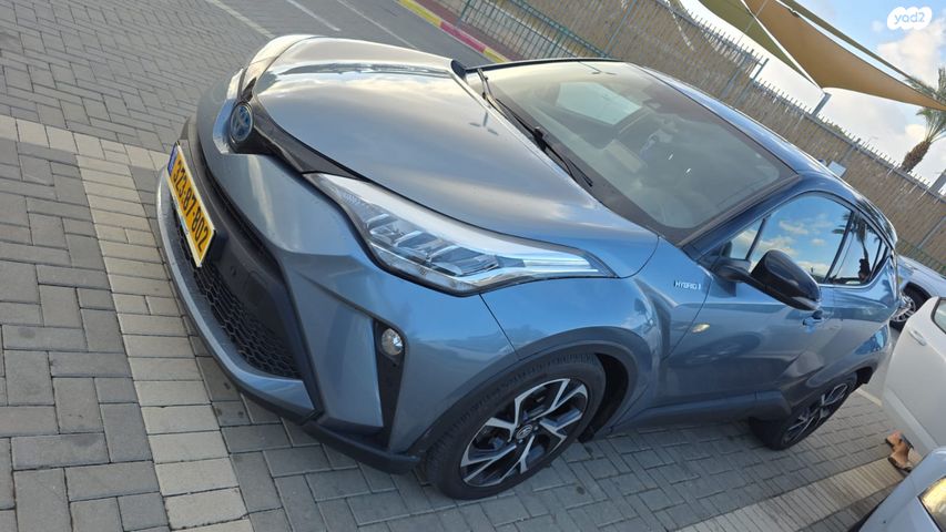 מודעת רכב טויוטה C-HR