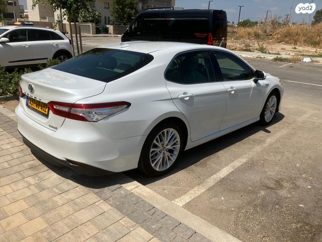 טויוטה קאמרי