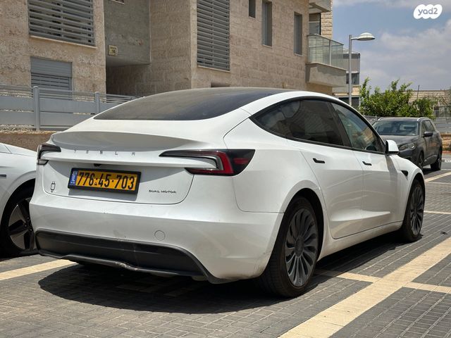 טסלה מודל 3