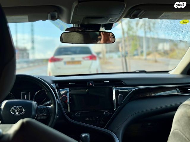 טויוטה קאמרי