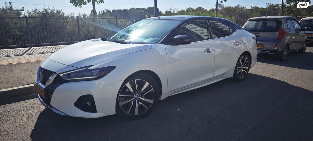 ניסאן מקסימה