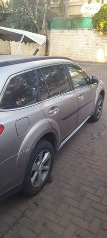 סובארו אאוטבק