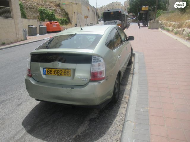 טויוטה פריוס