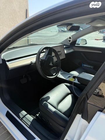 מודעת רכב טסלה מודל 3