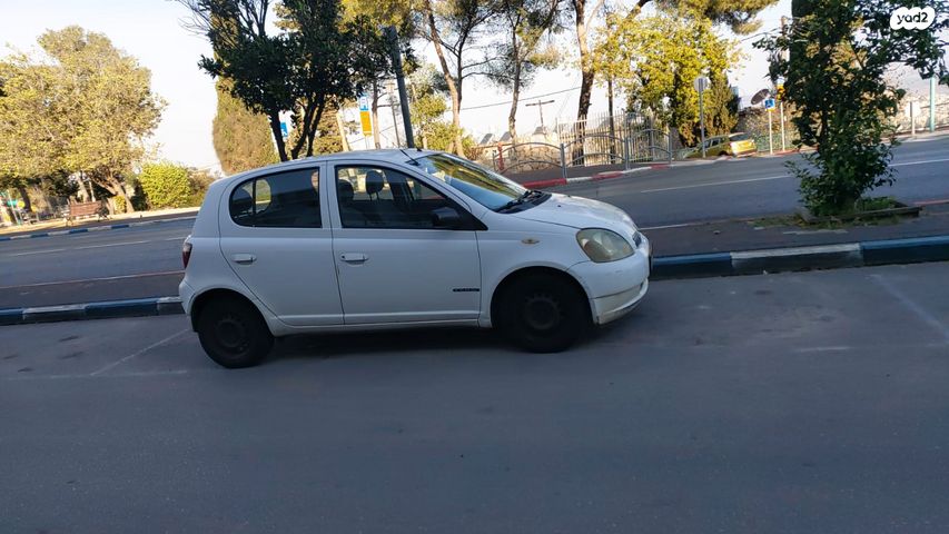 טויוטה יאריס