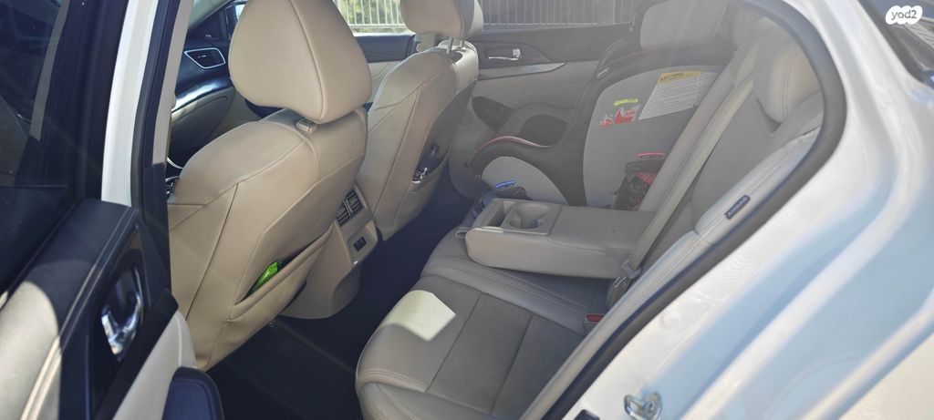 ניסאן מקסימה