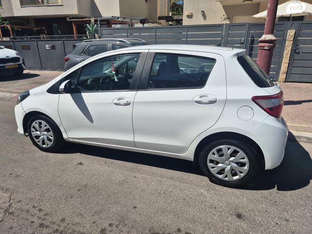 טויוטה יאריס