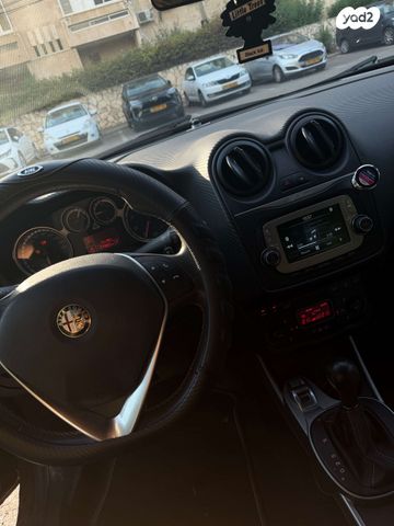 אלפא רומיאו מיטו