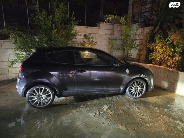 מודעת רכב אלפא רומיאו מיטו