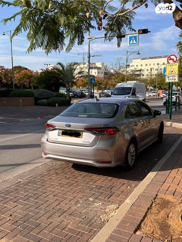 טויוטה קורולה