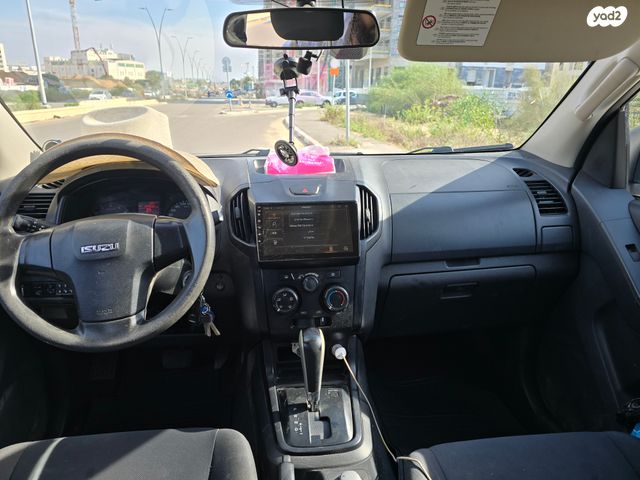 מודעת רכב איסוזו די-מקס