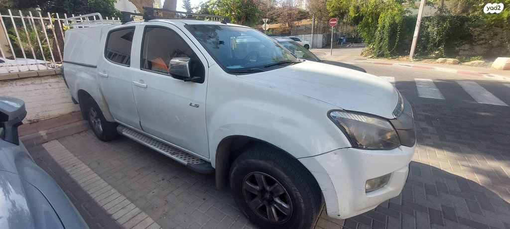 איסוזו די-מקס