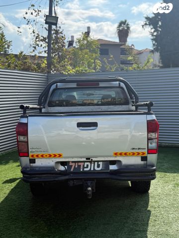 איסוזו די-מקס