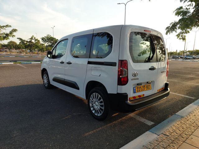 טויוטה פרואייס סיטי