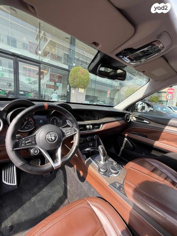 אלפא רומיאו סטלביו