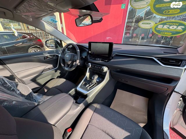 טויוטה RAV4