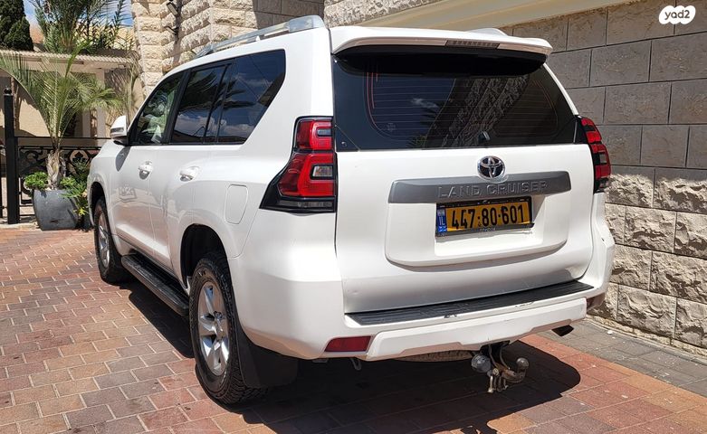 טויוטה לנד קרוזר