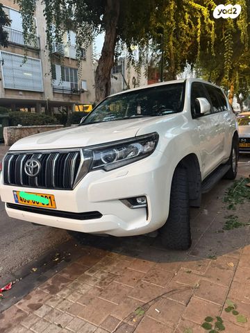 טויוטה לנד קרוזר