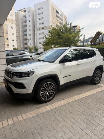 מודעת רכב ג'יפ קומפאס