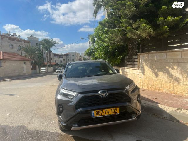 טויוטה RAV4