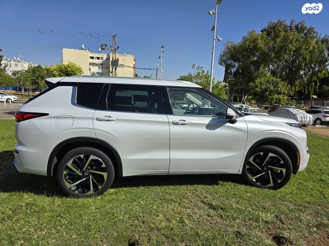 מיצובישי אאוטלנדר