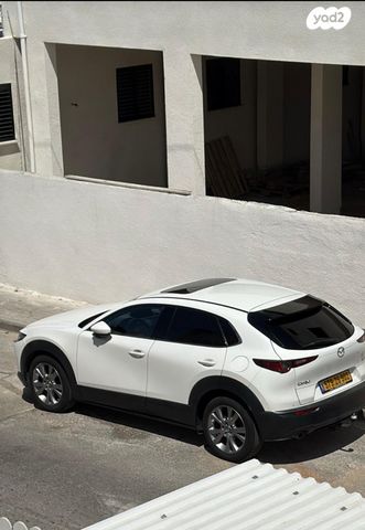 מודעת רכב מאזדה CX-30