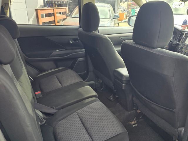 מיצובישי אאוטלנדר