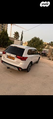 מיצובישי אאוטלנדר