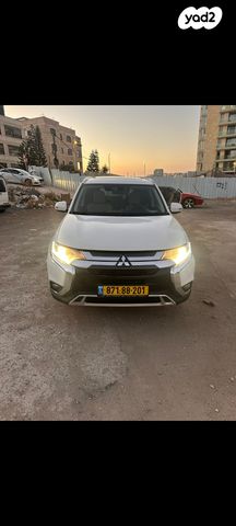 מיצובישי אאוטלנדר