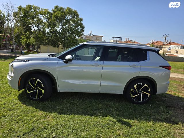 מיצובישי אאוטלנדר