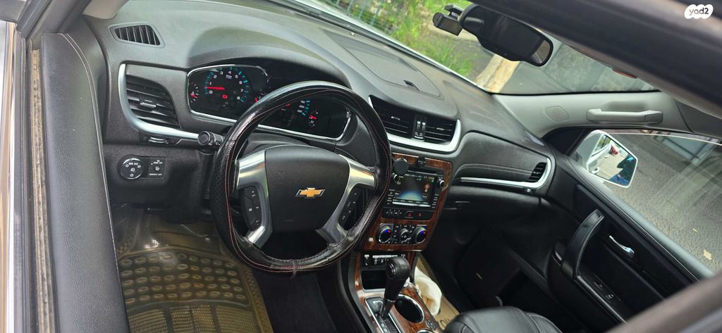 שברולט טראוורס