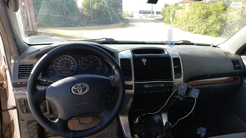 טויוטה לנד קרוזר