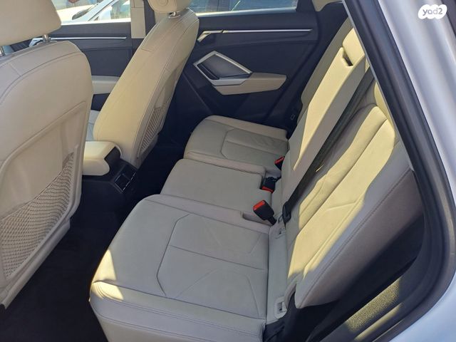 מודעת רכב אאודי Q3 2