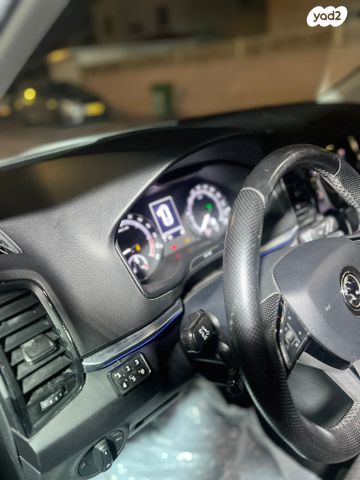 מודעת רכב סקודה קארוק