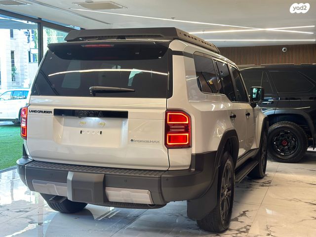 טויוטה לנד קרוזר