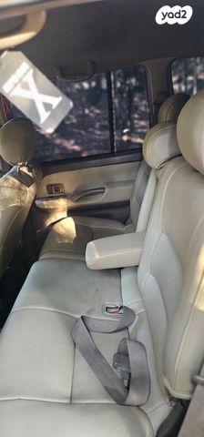 טויוטה לנד קרוזר