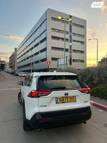 טויוטה RAV4