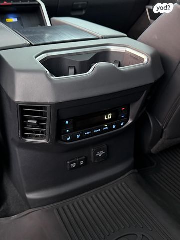 טויוטה סקויה