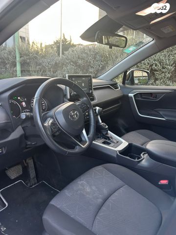 טויוטה RAV4