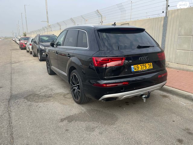 אאודי Q7