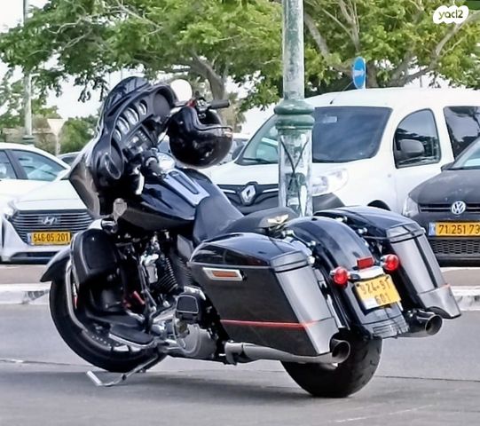 הרלי דיווידסון CVO סטריט גלייד 117