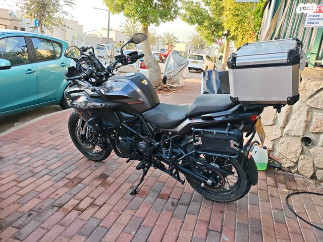 מודעת רכב בנלי TRK502X