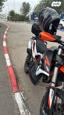 KTM Adventure 890R