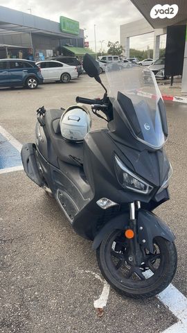 מודעת רכב סאן יאנג ג'וי-מקס Z-300