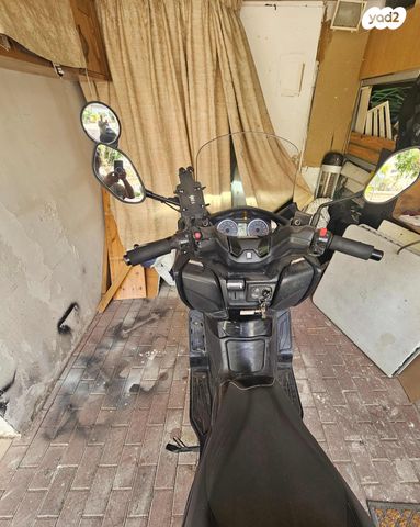 סוזוקי בורגמן 400