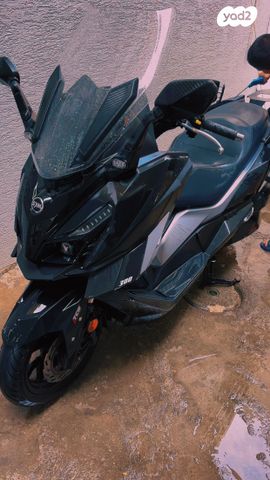 סאן יאנג קרוזים 300