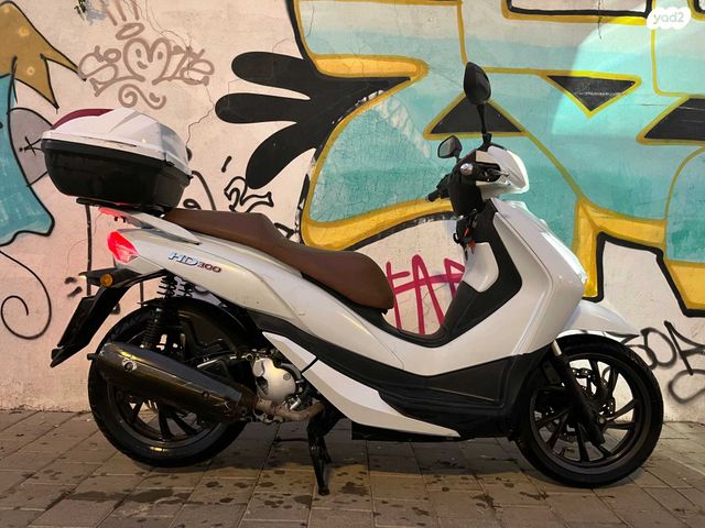 מודעת רכב סאן יאנג HD300