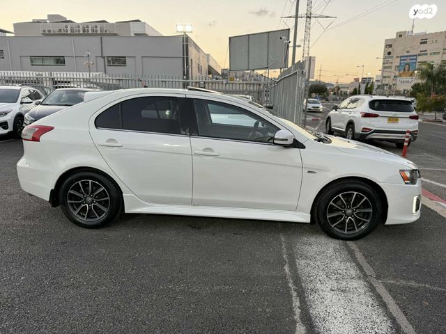 מיצובישי לנסר