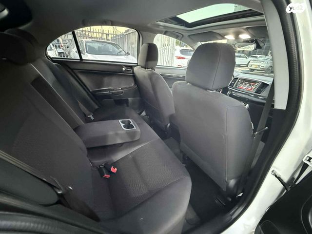 מיצובישי לנסר